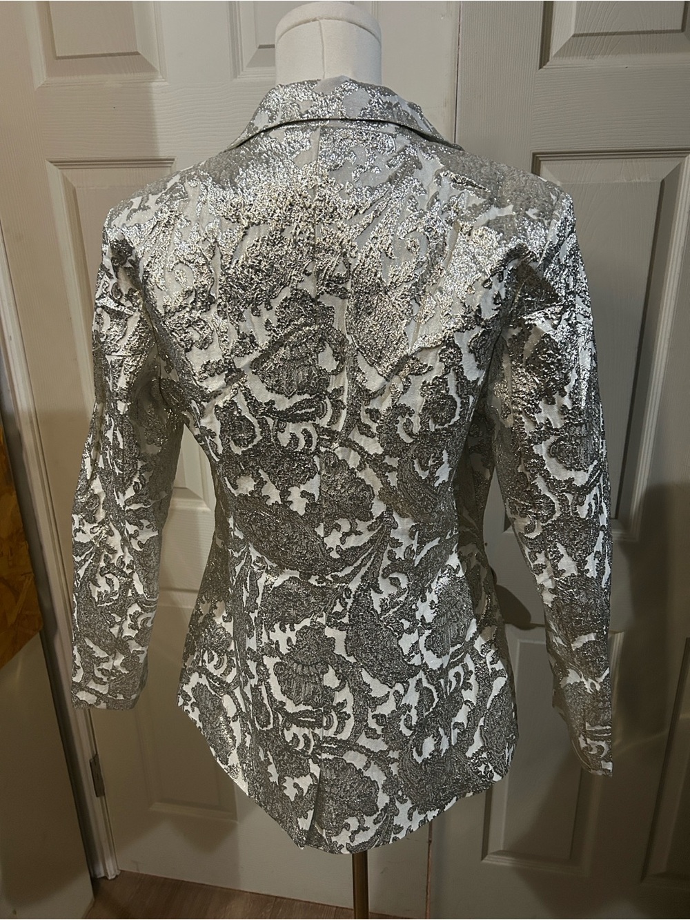 AKIRA Silver Sequin Patterned Blazer Jacket - Picture 4 of 6